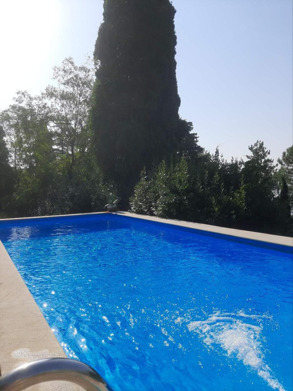 Apartmani Kadmen Ика Экстерьер фото